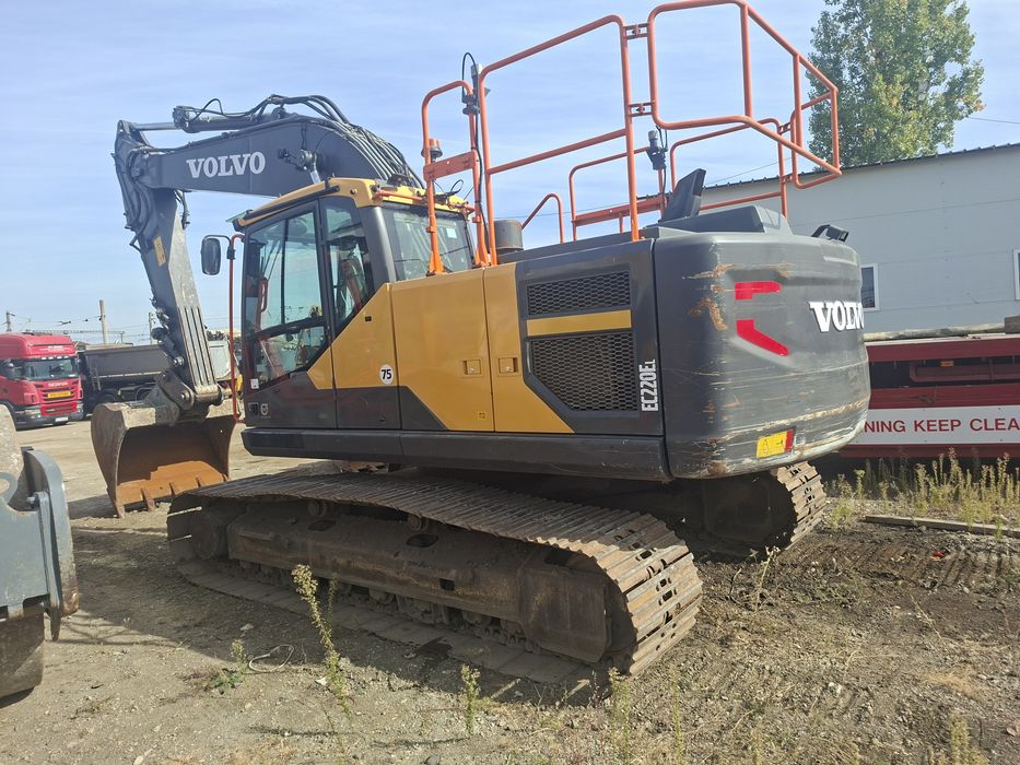 Vand excavator volvo EC 220EL