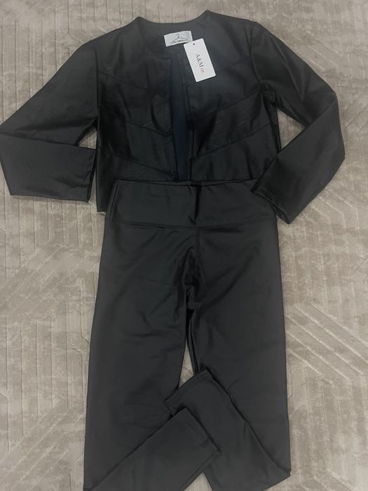 Дамски кожен клин и кожено яке