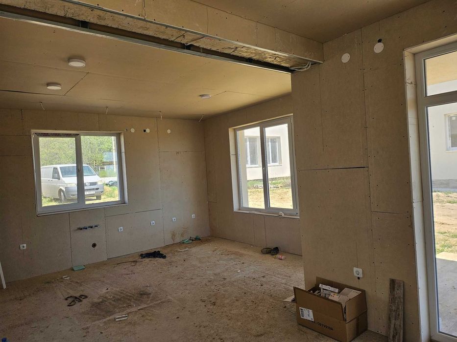 Къща с четири спални - ново стройтелство