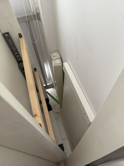 Продам стол без болтов