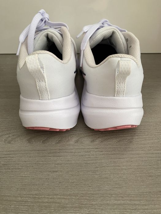 Продам кроссовки Adidas