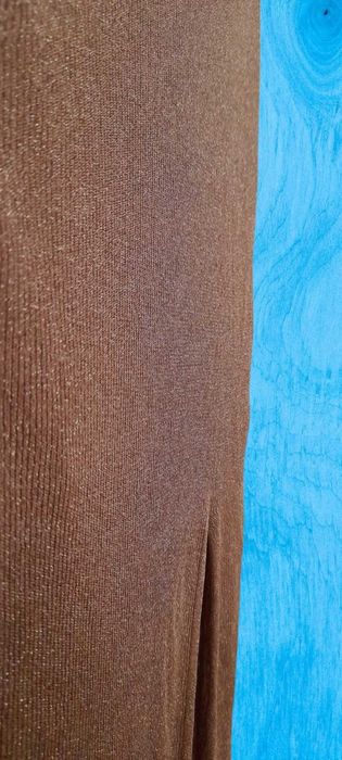 Fusta lejera mulata cu talie inalta si cu fanta peste genunchi S/M