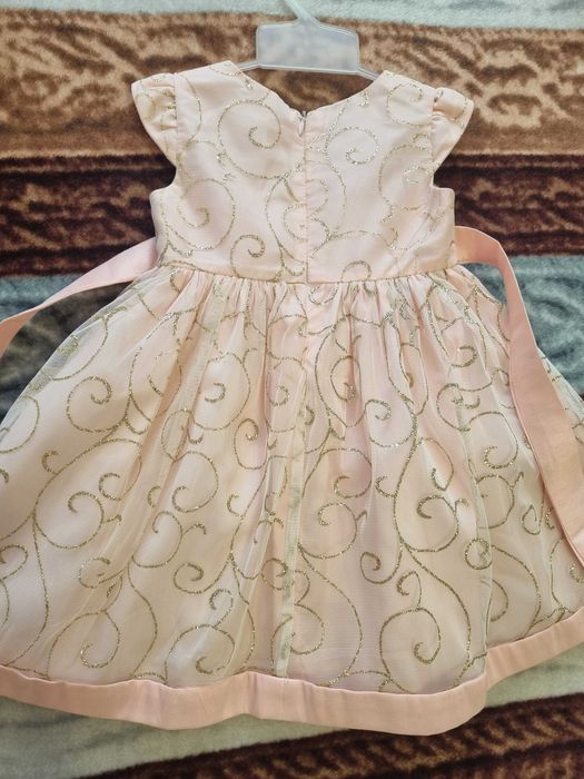 Продам детские платья