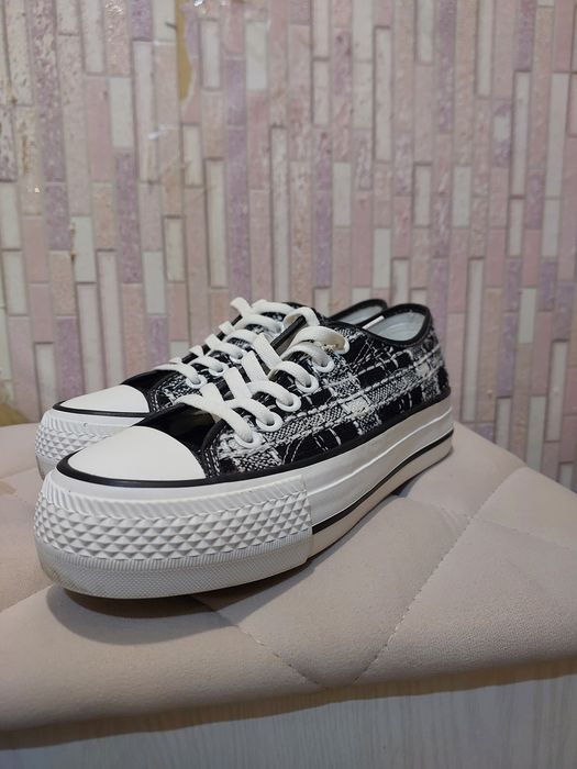 Продам кеды 1000