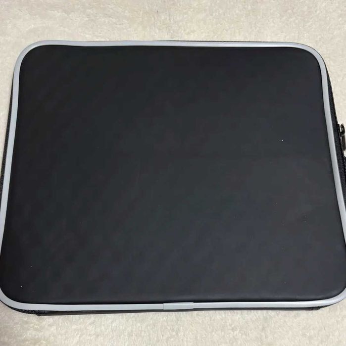 MacBook Air 13'' - мек предпазен калъф в отлично състояние - Японски