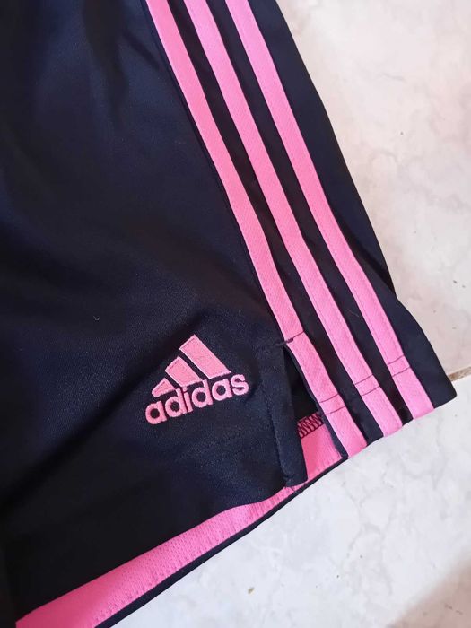 Оригинални къси панталони на Реал Мадрид