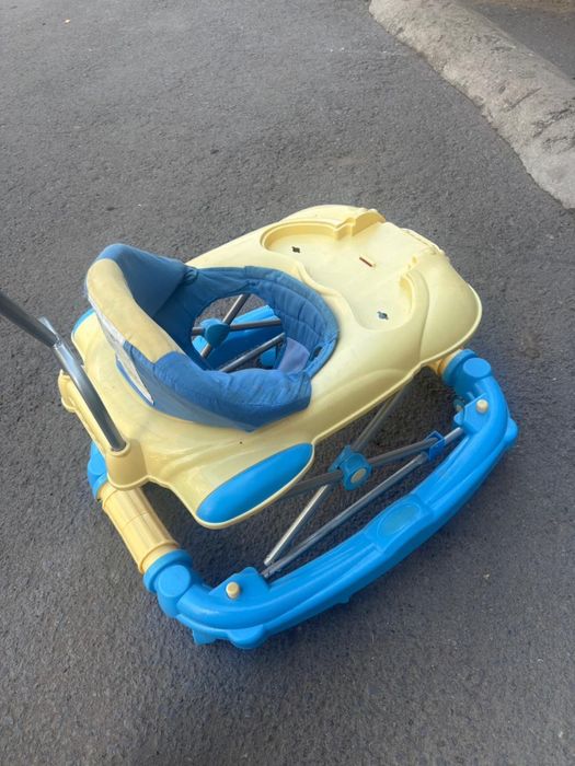 Продается ходуног голубого цвета