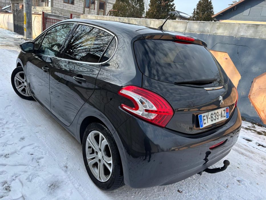 Peugeot 208 2012 1.6i
