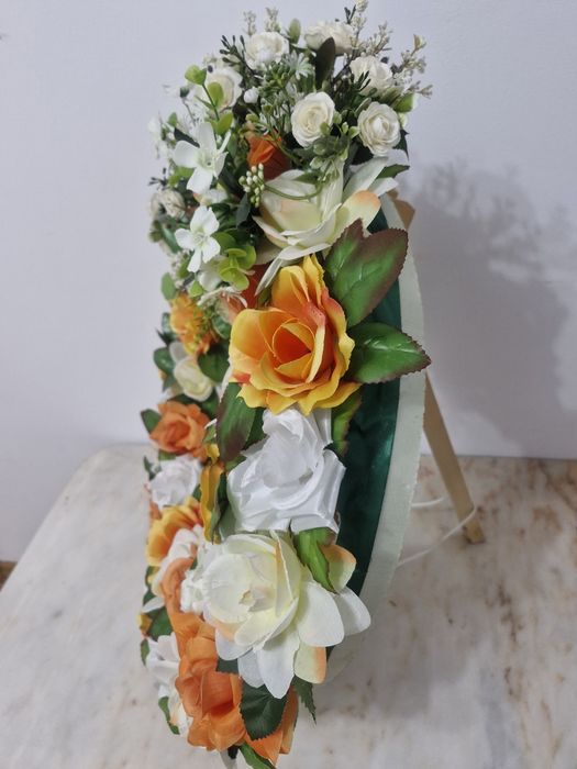 Coroane funerare cu picior