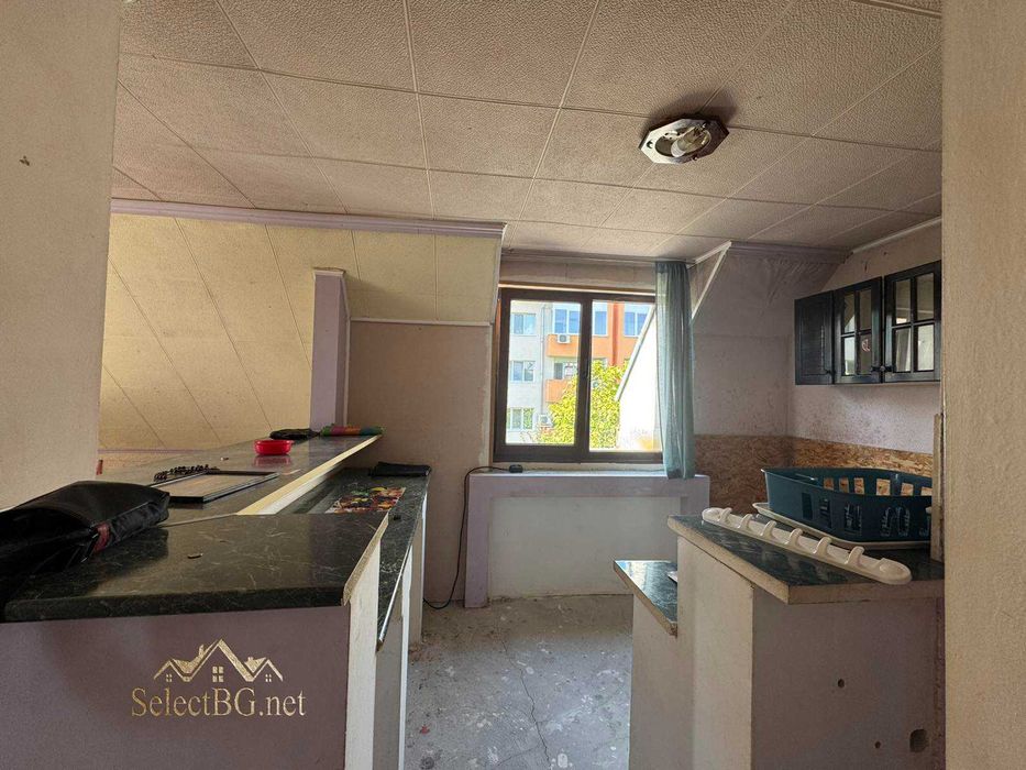 Дава се под наем Двустаен апартамент в Велико Търново, Бузлуджа - 48 кв.м за 54200 € - Снимка #2