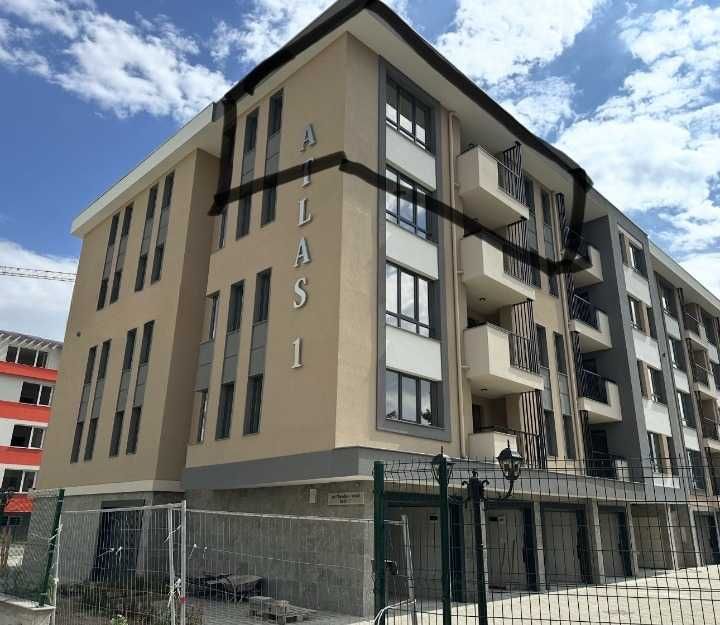 Тристаен апартамент в Христо Смирненски 100 кв.м.