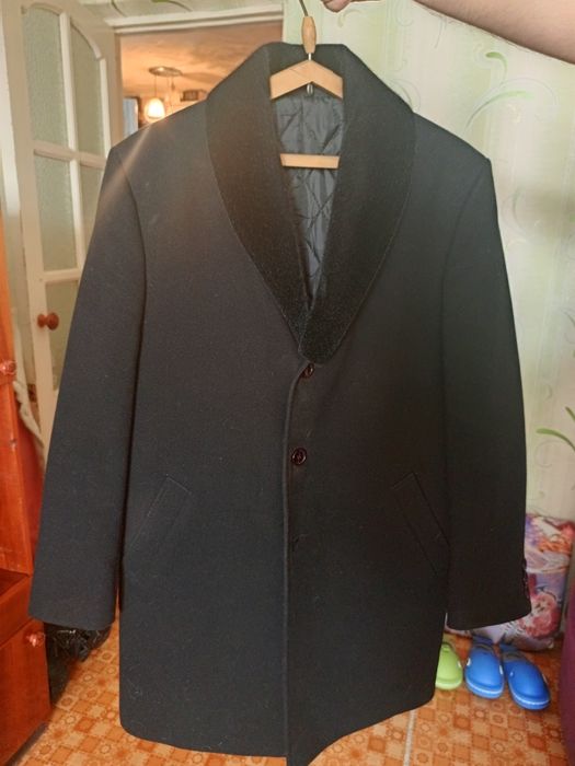 Продам мужское пальто.