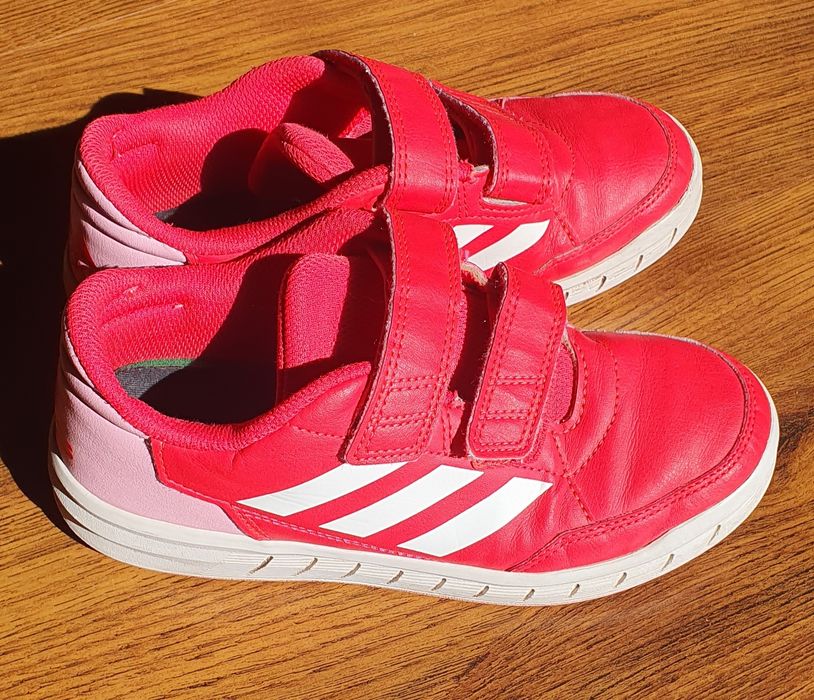 Adidas 33 кожени маратонки с лепенки