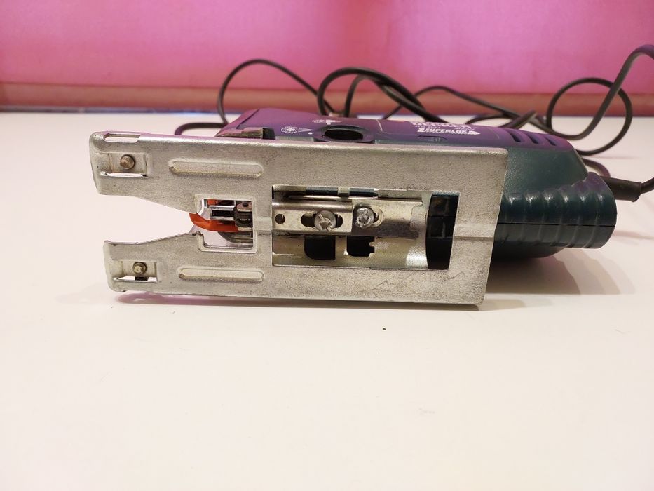 Fierăstrău pendular Black & Decker KS631. Made in England. Funcțional