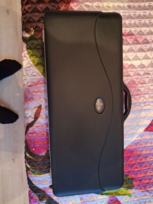 Продам Саксофон новый