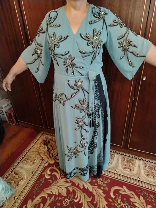 Vecerniy ko'ylak ayollar ko'ylagi