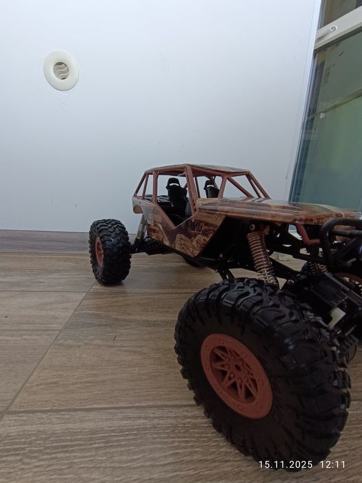 Продам радиоуправляемую машинку