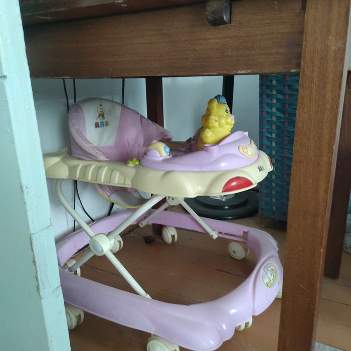 Продам детские качеля и велосипед