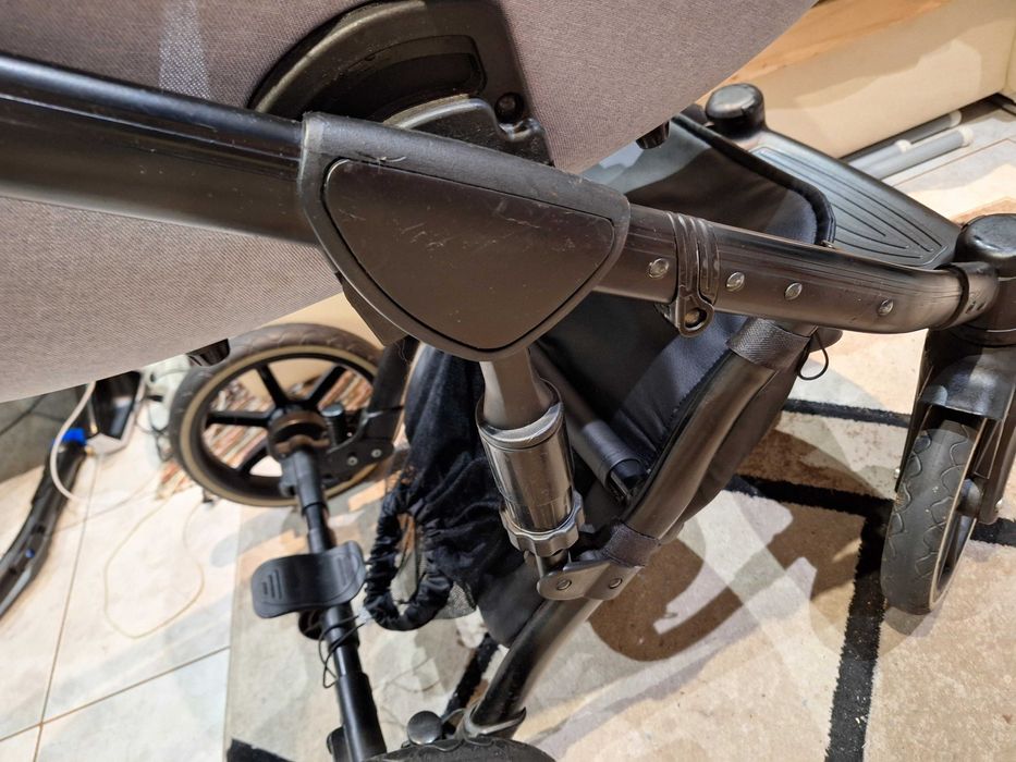 Продавам детска количка с три коша и много функционалности