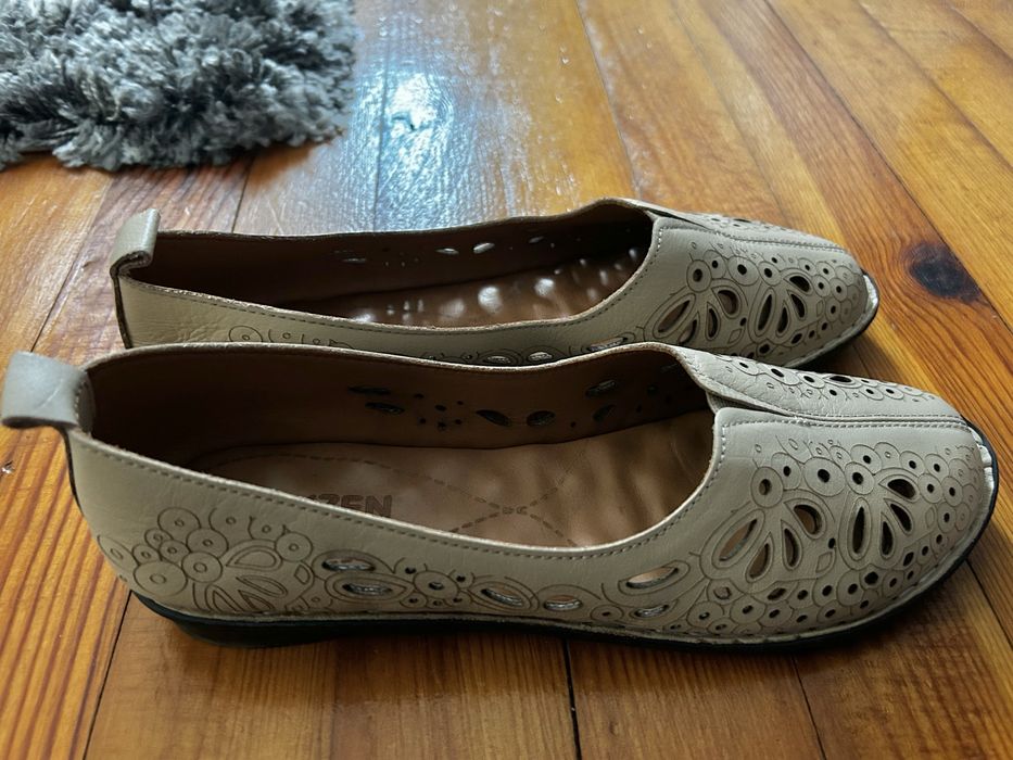 Дамски обувки от естесъвена кожа