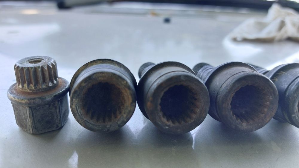 Секретни болтове за БМВ Х5 Е53