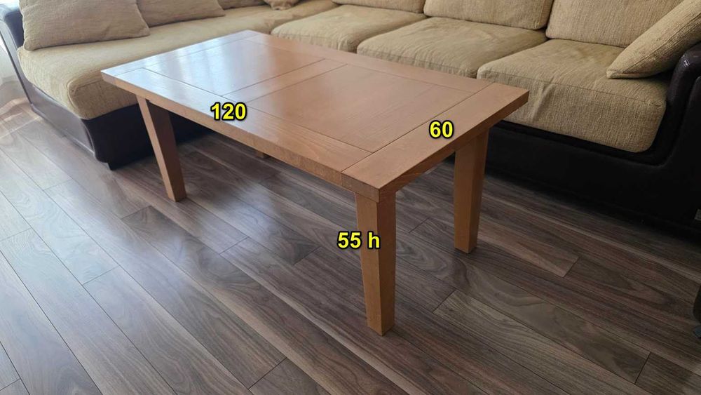 Продава се масивна холна масичка от дъб с размери 120 х 60 х 55h