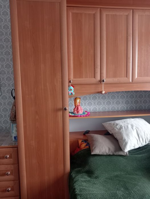 продается спальный гарнитур