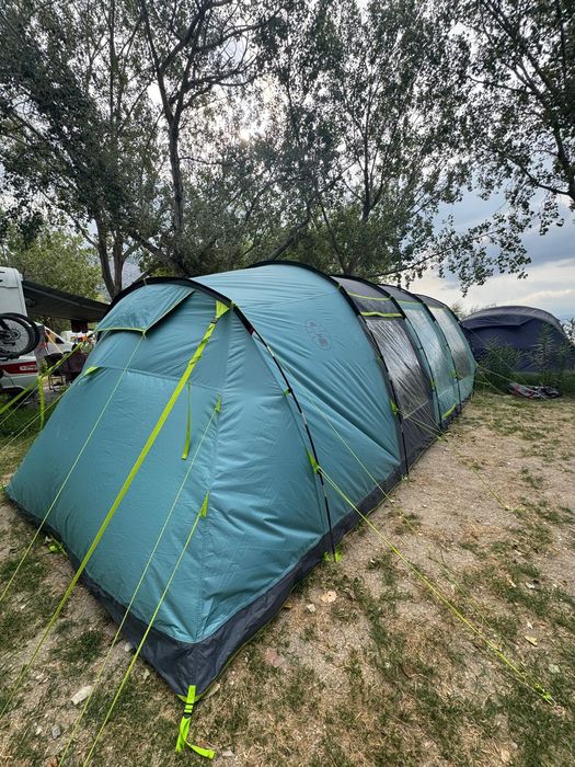 Cort Coleman Meadowood 4 Long Blackout – spațios, ideal pentru familie