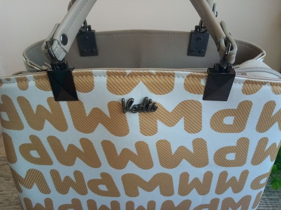 Малка свежа дамска чанта Vedis