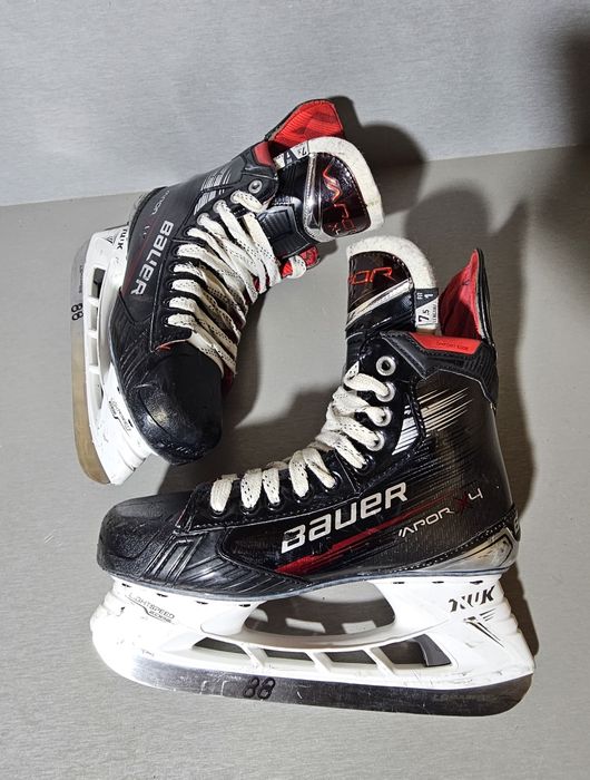 Patine 88 hochei hockey Bauer Vapor X4  marime  40,5-41  ( 27   cm lungime interioara).