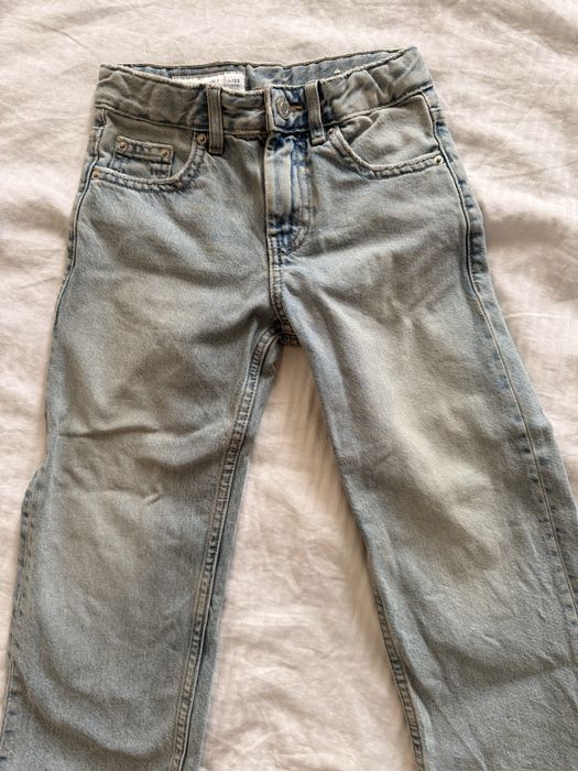 Продвм джинсы на девочку