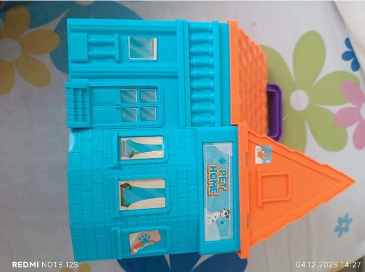 Căsuța figurine de jucarie