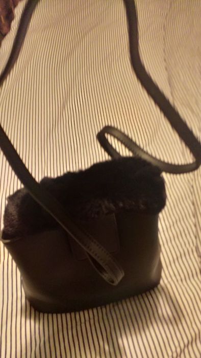 Poseta eleganta din piele neagra