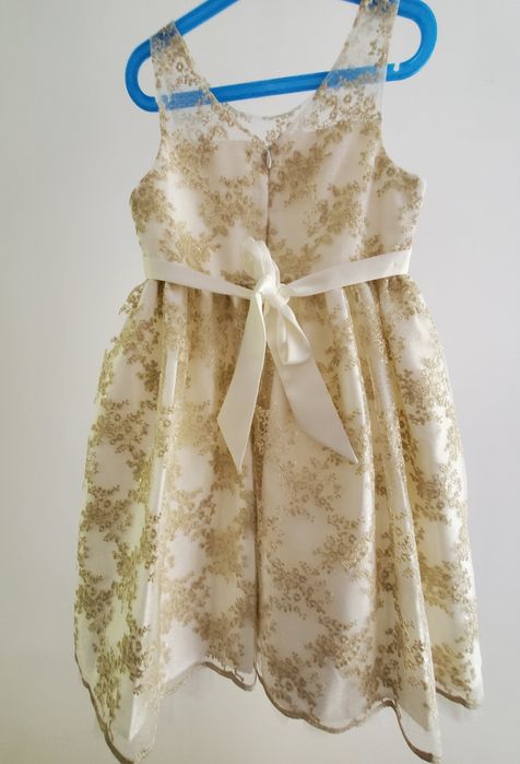 Rochita eleganta 7-8 ani