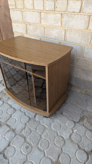Продам тумбу под телевизор