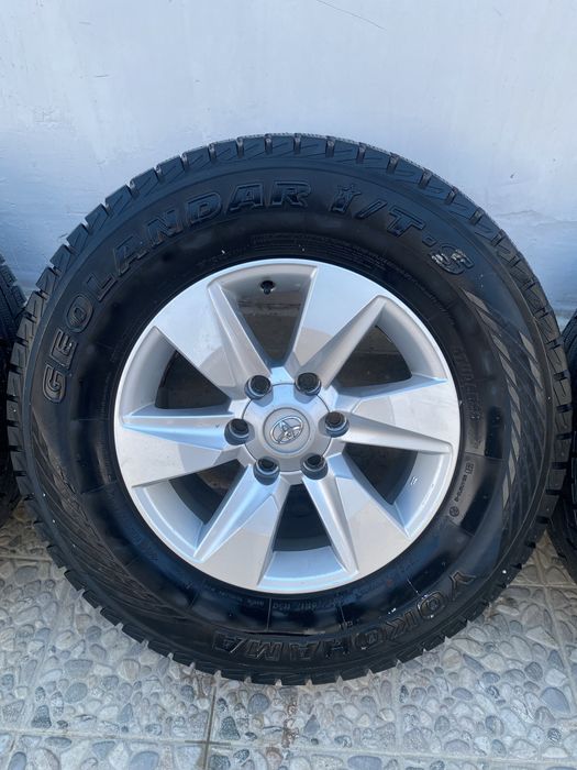 Покрышки с дисками R17 от Toyota Prado