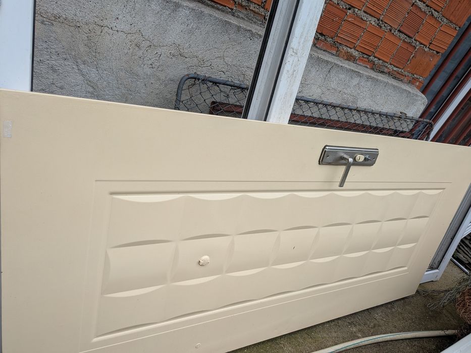 Метална врата без каса