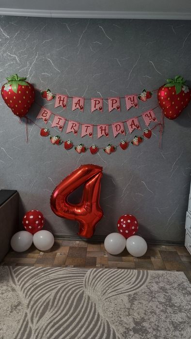 Платье клубничка