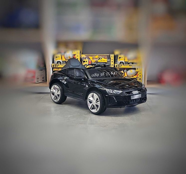 ТОП ЦЕНА!НОВО!Акумулаторна кола AUDI RS E-TRON GT с 12V,EVA гуми,USB