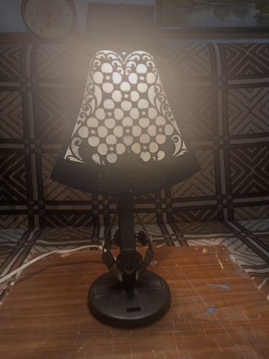 Светильник-ночник.