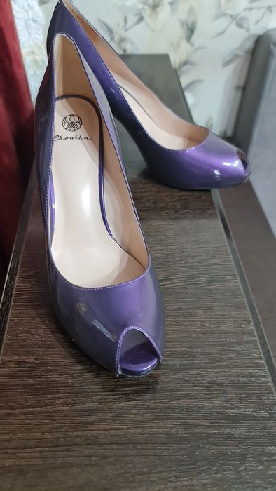 Продам новые туфли .