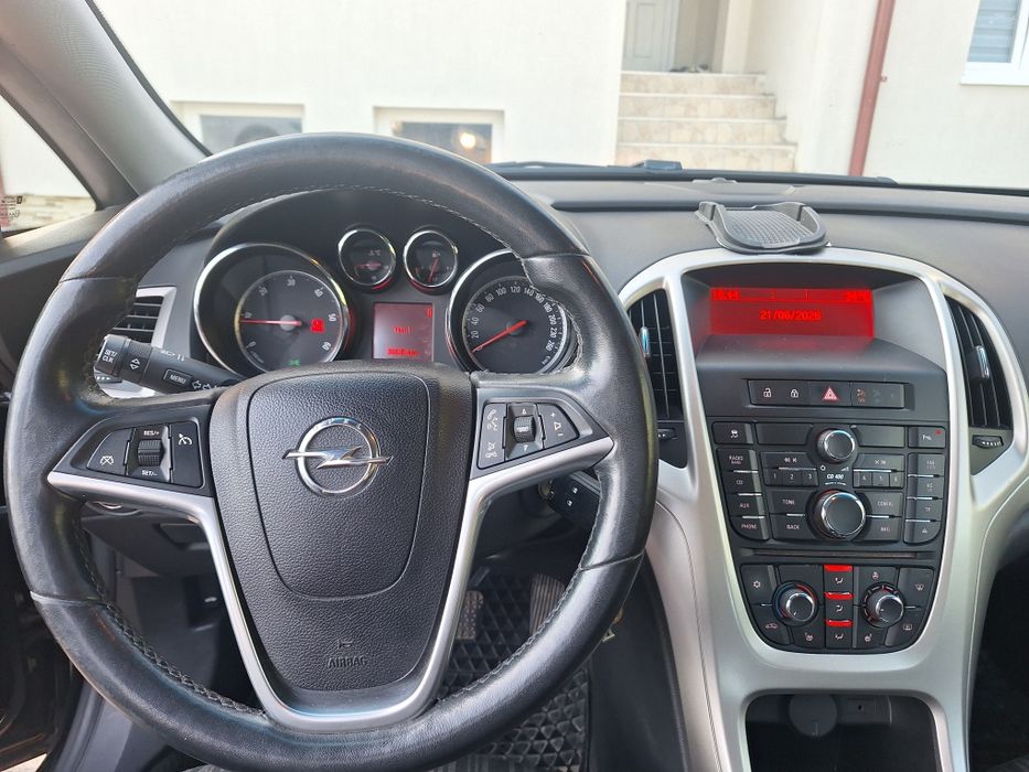 Opel astra 2011 proprietar