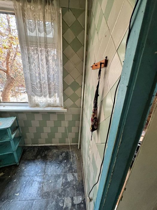 Продается 2 комнатная до метро Чиланзар 500 метр