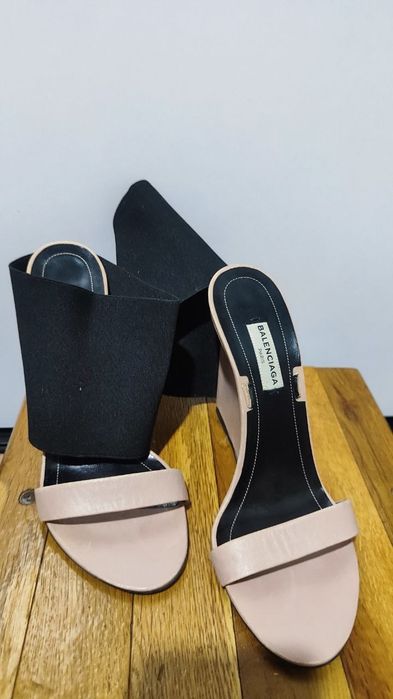 Женские босоножки ,фирменные