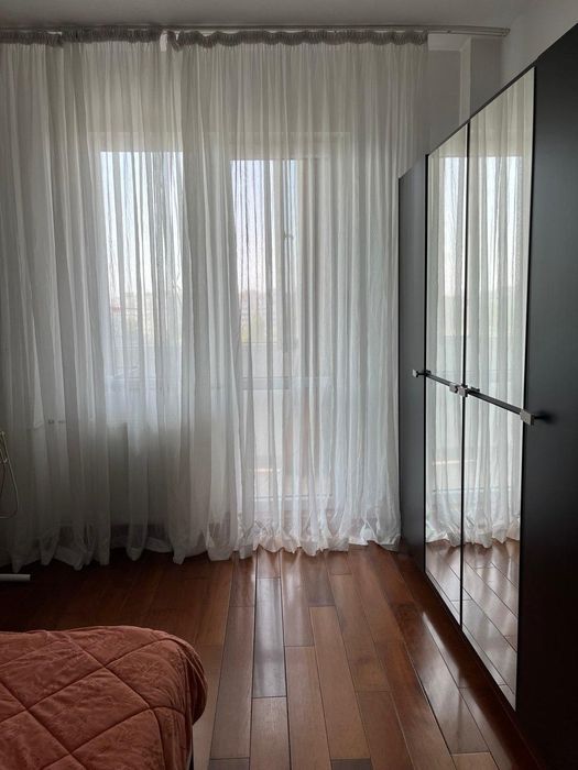 De vanzare 2 camere in zona Titan