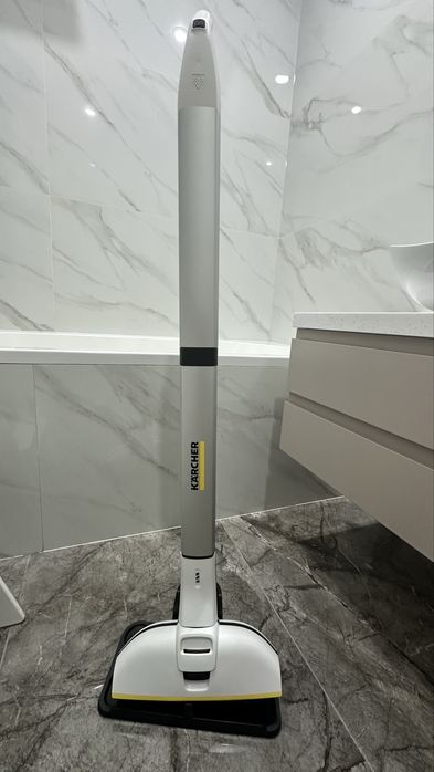 Продам электрошвабру Karcher