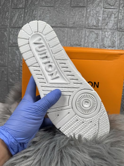 Louis Vuitton Alb White Box Cutie