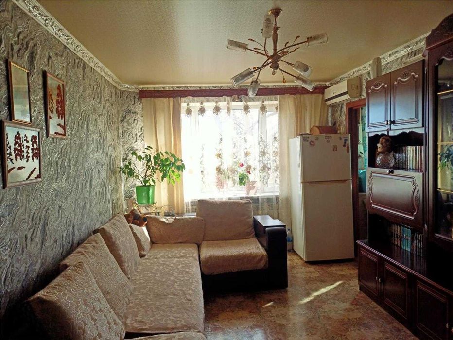 Продам 3-ком.кв. студию пр.Республики маг.Старт раздельная планировка