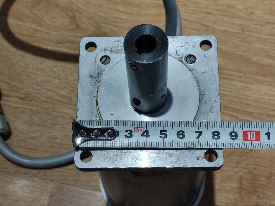 Стъпков Мотор / Електромотор 3,2 Nm / LENZE Germany