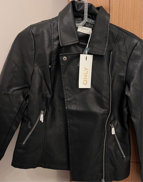 Дамско късо кожено яке